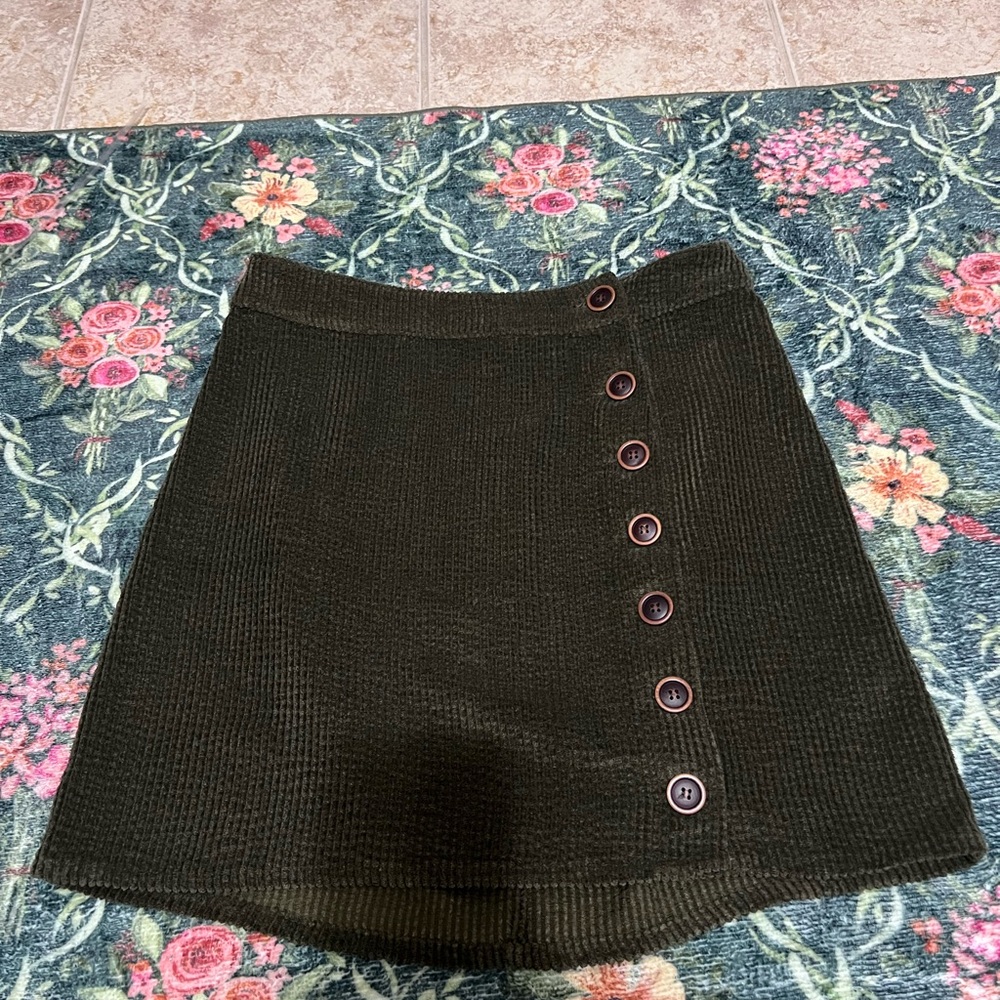 Le Lis Dark Green Button-Front A-Line Skirt